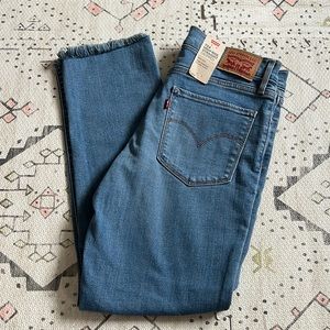 Levi’s NWT women’s jeans 724 high-rise straight cropped